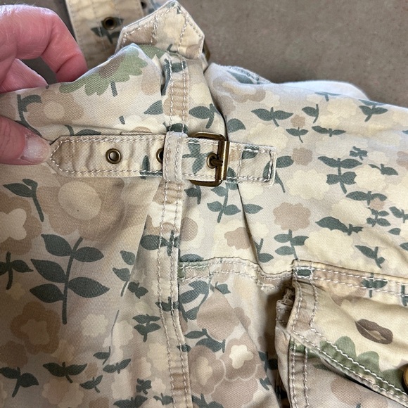 GAP Canvas Bag Flower Pattern With Lots of Pockets - Picture 12 of 13